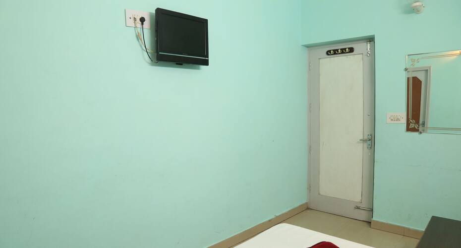 Hotel Bandhu Palace by MTMC Rooms, Katra 4